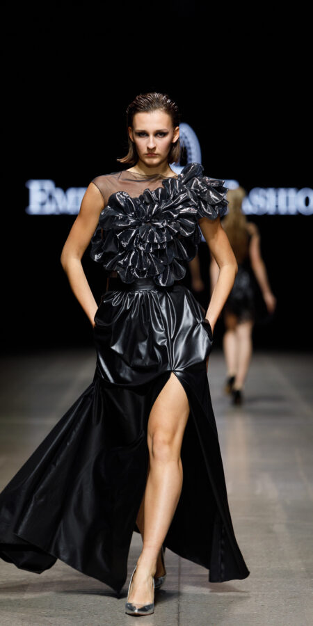 Shiny Black Bloom Body